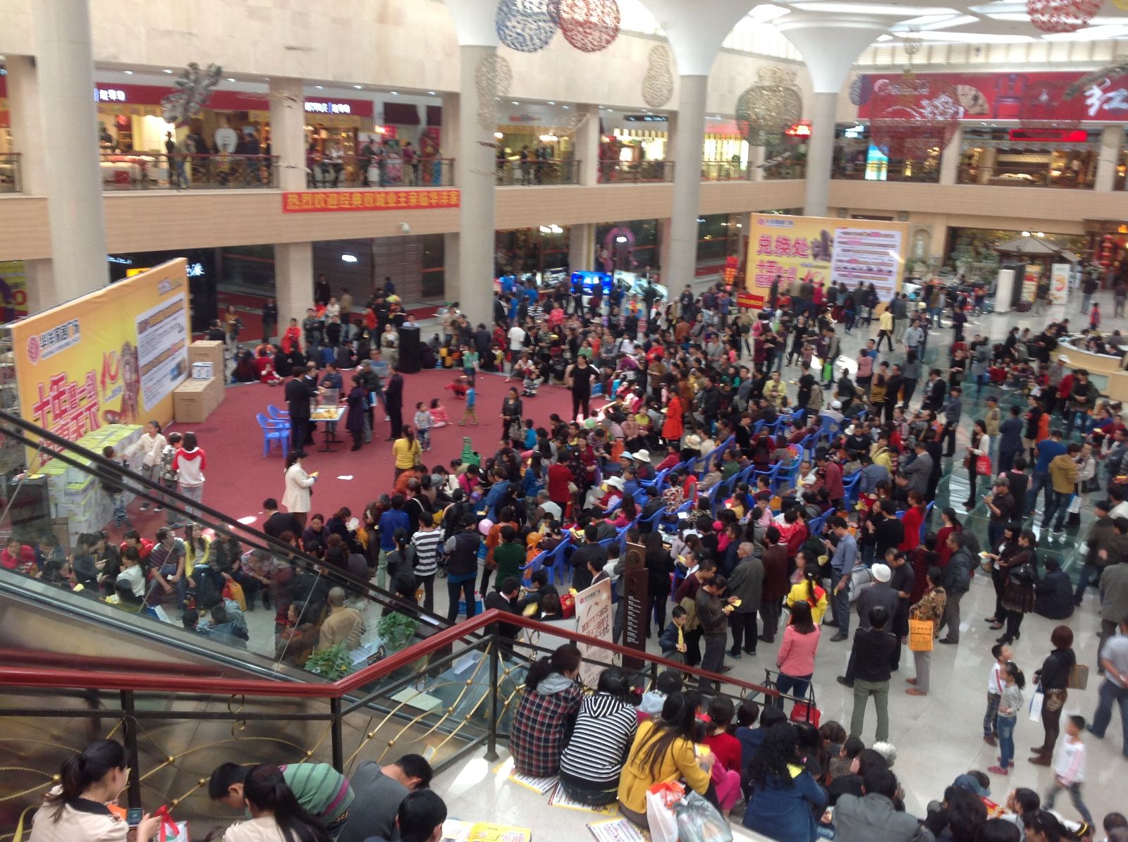 银河集团9873cm昆明旗舰店艳服试营业