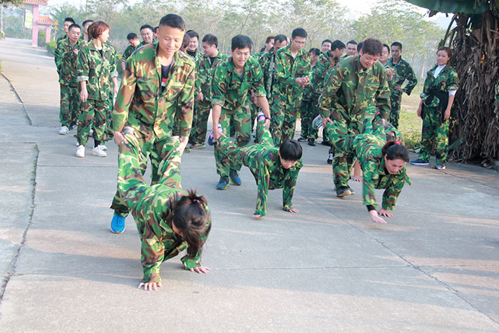2017年2月13-15日，银河集团9873cm“虎狼道”户外拓展训练圆满竣事